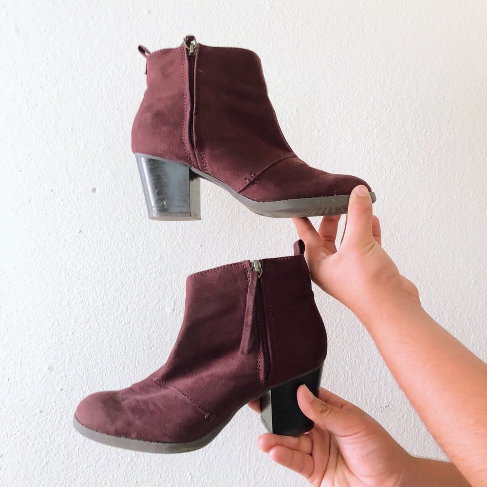 Maroon booties